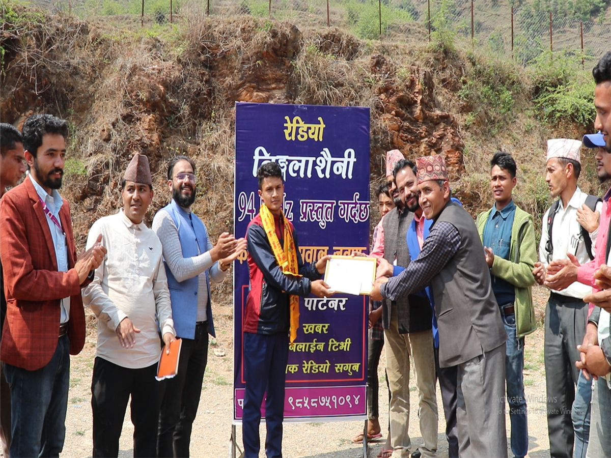 रेडियो निङ्गलाशैनीको सेल्फी स्कीममा सुर्नयाका दिनेश मडै विजयी